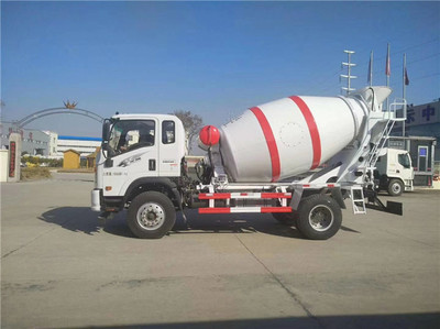 重汽豪沃12方攪拌車價格及混凝土攪拌車、加油車市場概覽