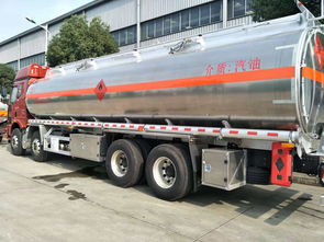 湖南岳陽小型加油車報價解析 為何成為攪拌車用戶的實惠之選？